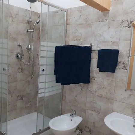 לינה וארוחת בוקר Relax 3*